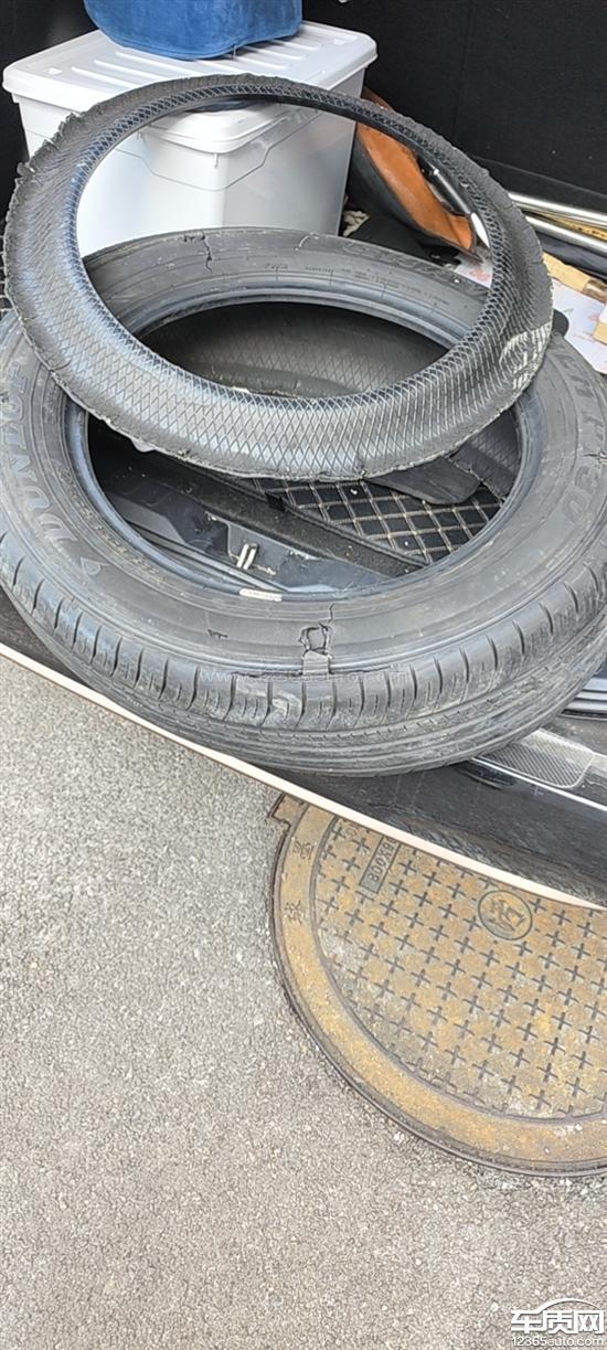 广汽丰田威兰达原厂邓禄普<em>轮胎</em>爆胎