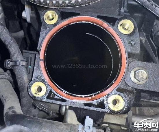 长安福特翼虎发动机进气歧管存机油-新浪汽车