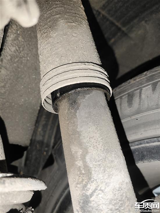 奇瑞风云A8前<em>悬架</em>生锈 后减震器漏油