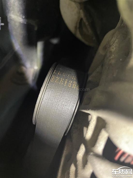 长安福特嘉年华自费更换发动机皮带老化
