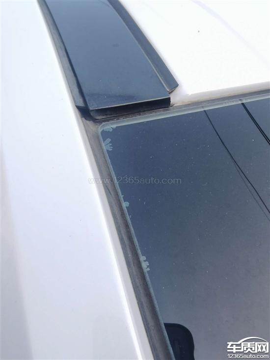 哈弗f7挡风玻璃开胶主驾驶位座垫塌陷