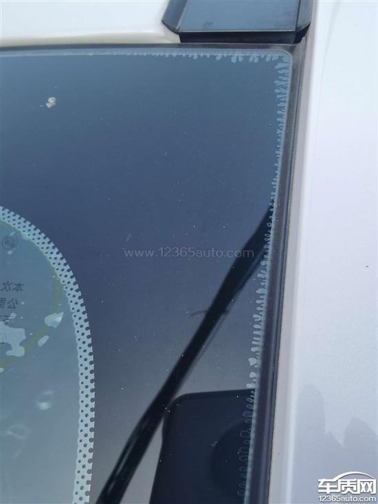 哈弗f7挡风玻璃开胶主驾驶位座垫塌陷