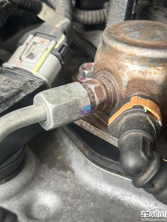 一汽丰田卡罗拉高压油泵出现生锈现象-新浪汽车