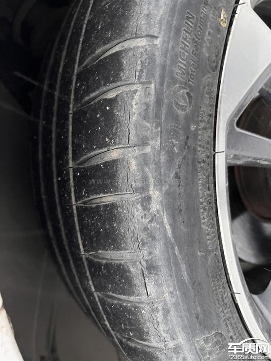 一汽奥迪a4l米其林轮胎开裂要求更换