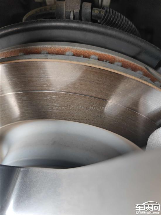 长安福特探险者前轮刹车盘异常磨损