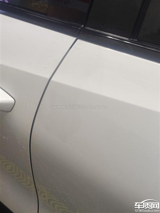 吉利博越l经销商出售问题车 漆面有色差-新浪汽车