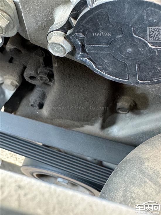 五菱宏光发动机正时盖渗油变速箱异响