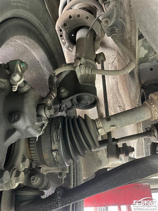 宝骏730右半轴漏油希望免费维修-新浪汽车