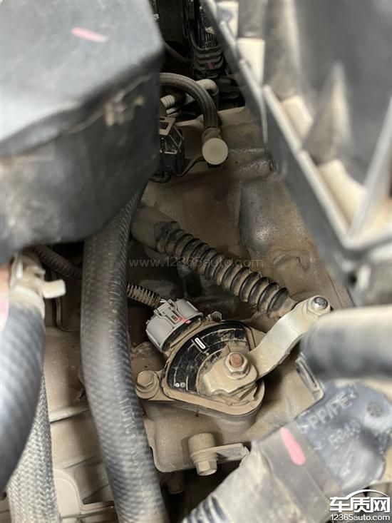 一汽丰田卡罗拉变速箱壳体打胶处渗油-新浪汽车
