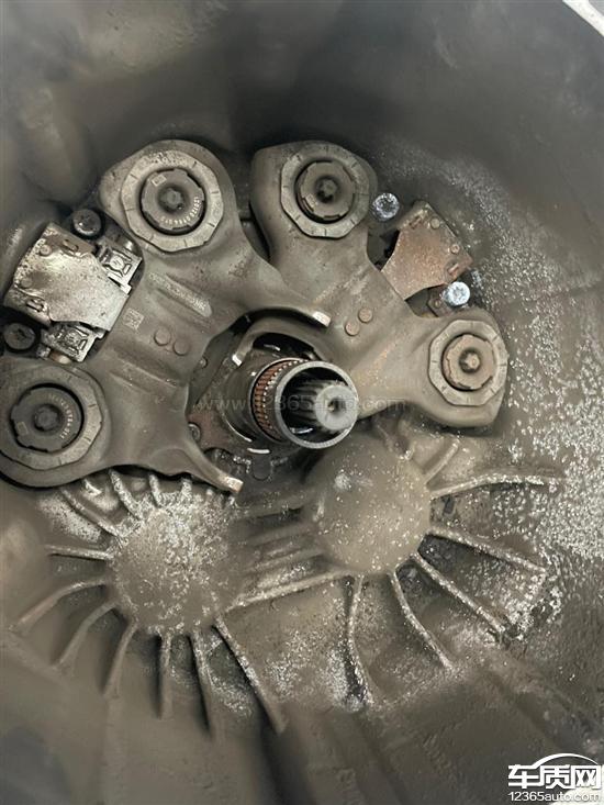 长安福特福克斯双离合变速箱拨叉生锈卡滞