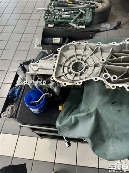 吉利博越l发动机异响 变速箱有顿挫