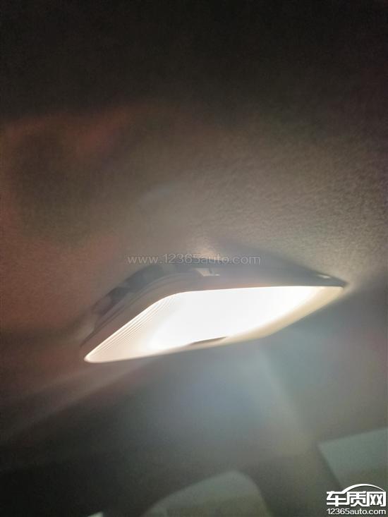 广汽丰田锋兰达后座<em>阅读</em><em>灯</em>脱落 要求处理