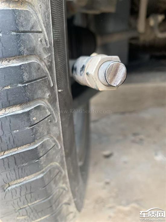 东风日产劲客<em>转向</em><em>拉杆</em>断裂导致<em>转向</em>失灵