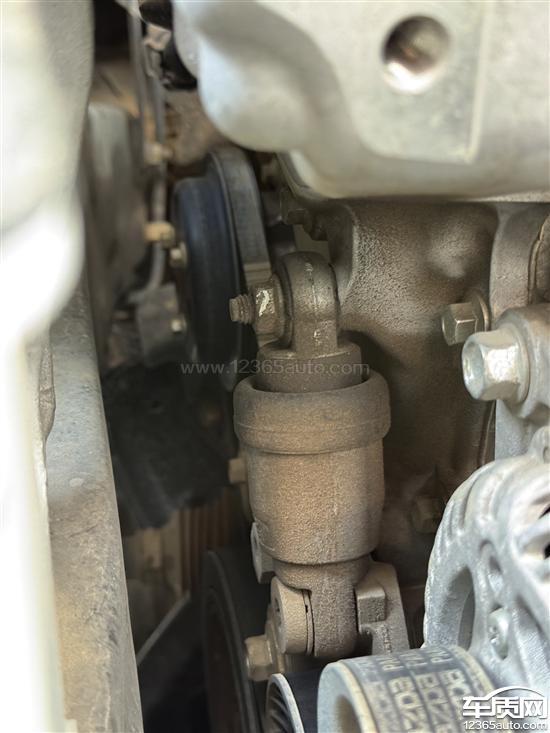 长安马自达昂克赛拉<em>气门</em>室盖渗油