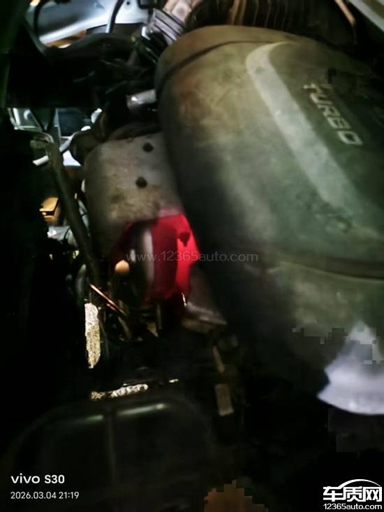 宝骏RM-5<em>三</em><em>元</em><em>催化</em><em>器</em>烧红无法行驶