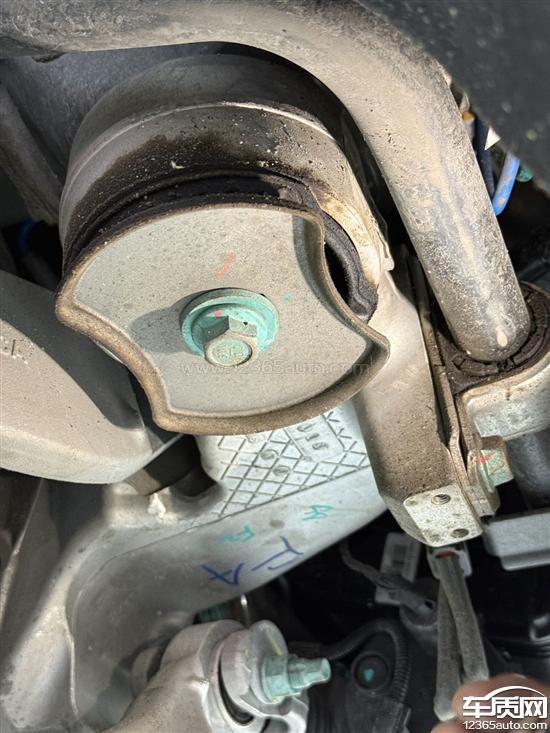 腾势N9<em>副车架</em>元宝梁衬套失效舒适度下降