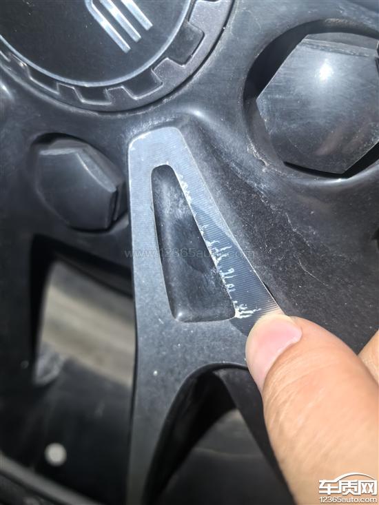 比亚迪海豹车辆<em>轮毂</em>氧化 不质保