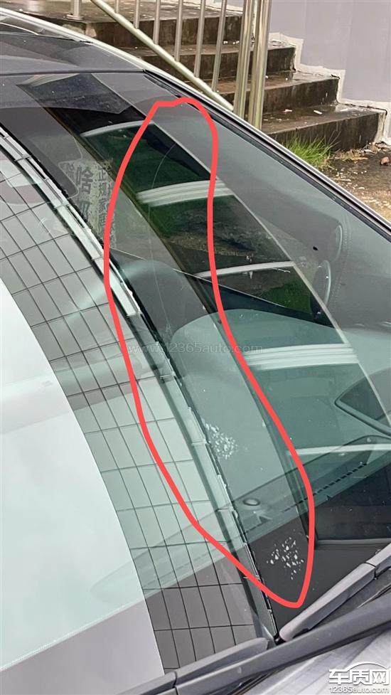 广汽丰田凯美瑞<em>前</em><em>挡</em><em>玻璃</em>容易被<em>雨刮</em>刮花