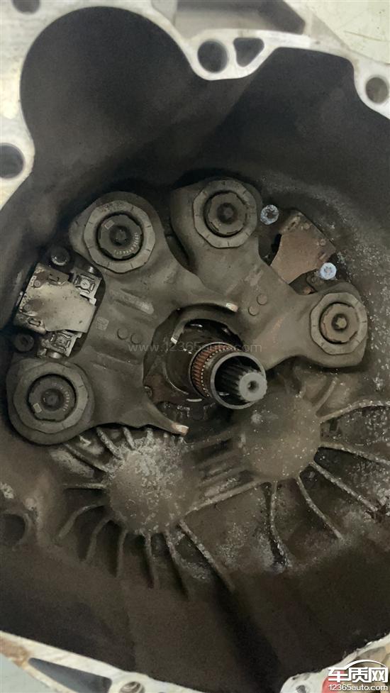 长安福特福克斯双离合变速箱拨叉生锈卡滞