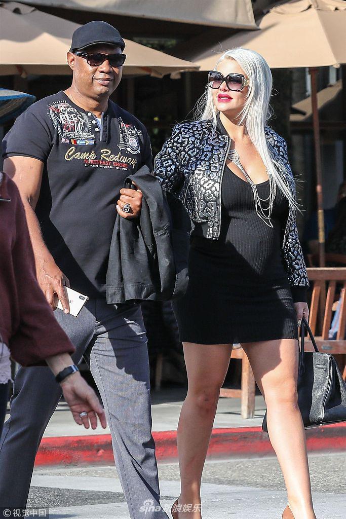 1 / 5 当地时间2019年1月24日,美国比佛利山庄,索非亚·维加斯(sophia