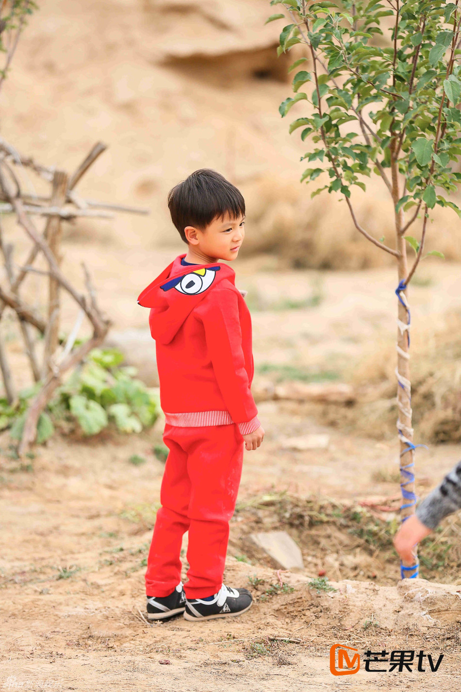 田亮晒小亮仔近照 阳光帅气