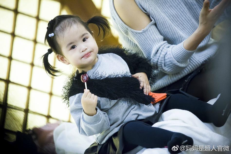 包饺子皱八字眉表情萌爆