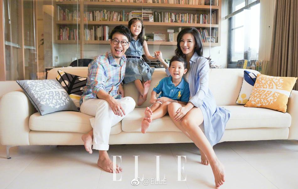 刘轩全家共同出镜温馨大片_高清图集_新浪网