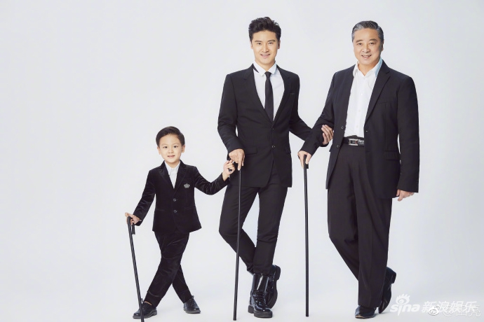 田亮父亲节晒祖孙三代合照