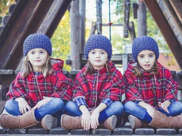 国外多胞胎家庭 好像一个模子刻出来