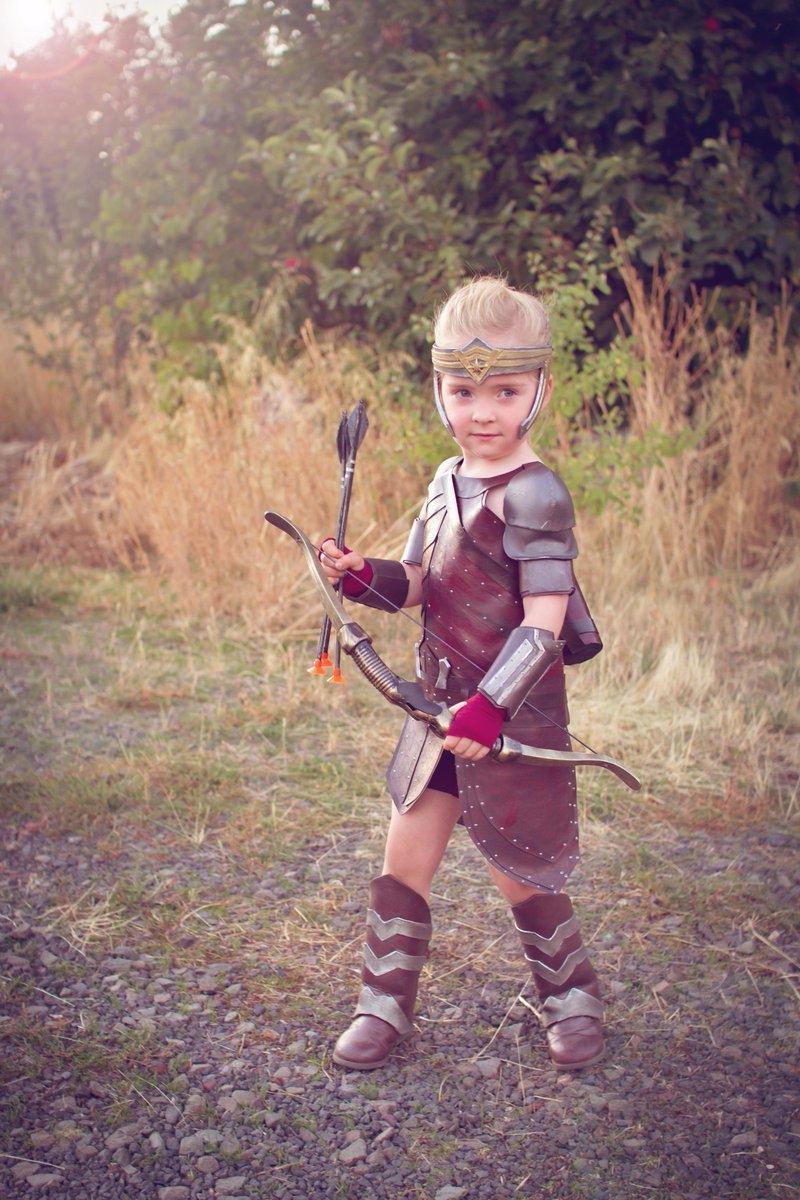 小女孩cos亚马逊女战士