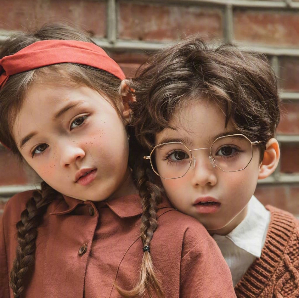 混血童星睫毛超长自带美颜