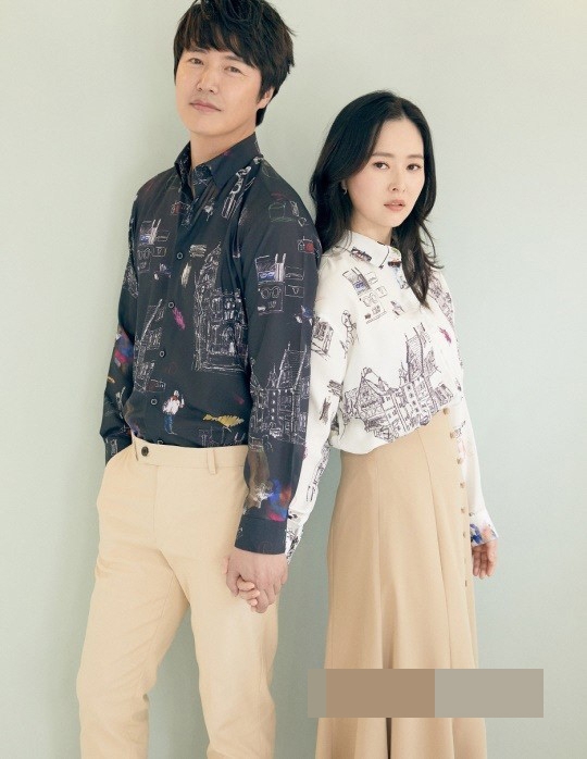 韩星夫妇尹尚贤maybee拍宣传写真