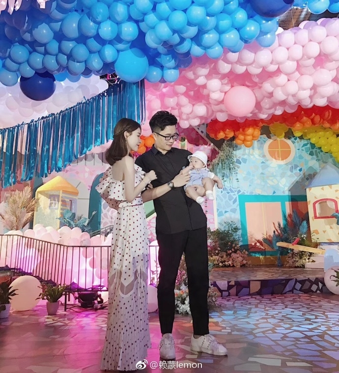 雪梨为儿办豪华百日宴网红云集