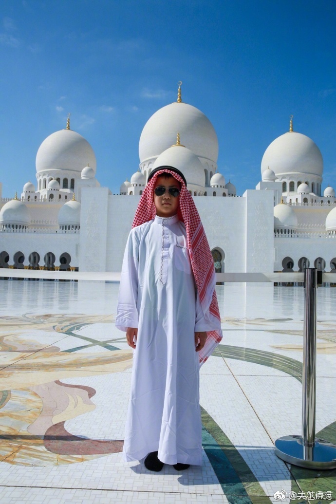 迪拜女人的打扮图片图片