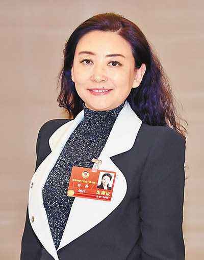 全国政协委员,重庆静昇律师事务所主任彭静