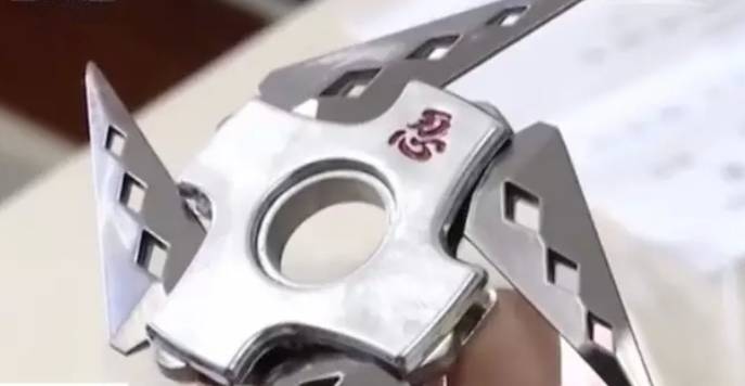 11岁女孩头皮和颅骨被玩具飞镖直接扎穿!