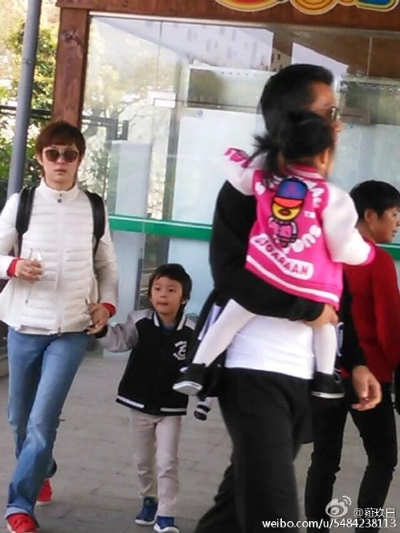 邓超孙俪携娃现身动物园等等憨态可掬小花长大