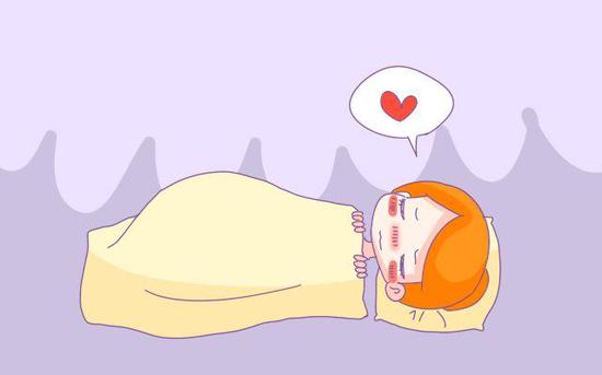 4-7月份建议仰卧和侧卧即使这会儿让妈妈趴着睡,很多妈妈也表示趴不了