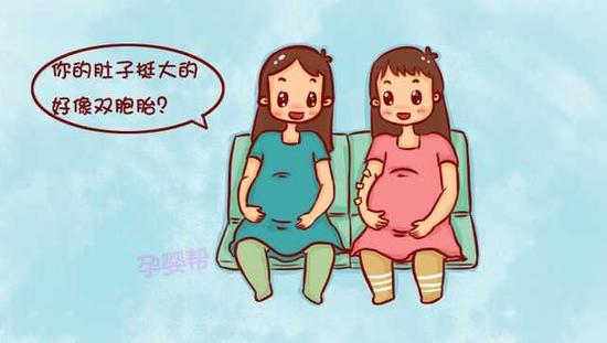 一个宝宝和两个宝宝在妈妈肚子里所占的空间是不同的,所以怀上双胞胎