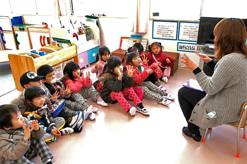 香港托儿服务数量不足罗致光未来2年增300名额