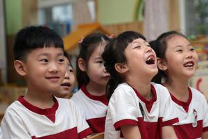 小班幼儿户外活动有哪些 小班户外活动游戏名称和目标是什么