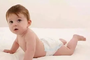 宝宝穿纸尿裤会罗圈腿 甚至影响生育能力？