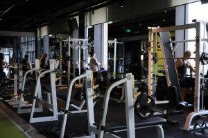 发展体育运动 增强人民体质