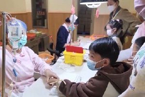 “一老一小”如何应对呼吸道疾病高发季？专家建议