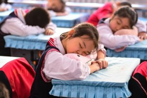 寄宿学校岂能坐视孩子手脚冻伤？