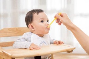  What if seven month old children can't swallow when they eat complementary food?