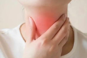  How should paroxysm of postpartum pharyngolaryngitis be alleviated?