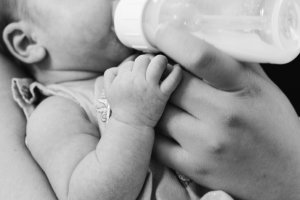 13个月宝宝每天需要保证多少量的奶？
