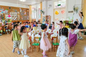 贵州省十年来新建和改扩建普惠性幼儿园9000余所
