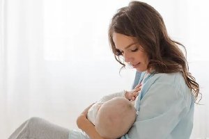 在母乳不够的情况下应多久断奶合适？